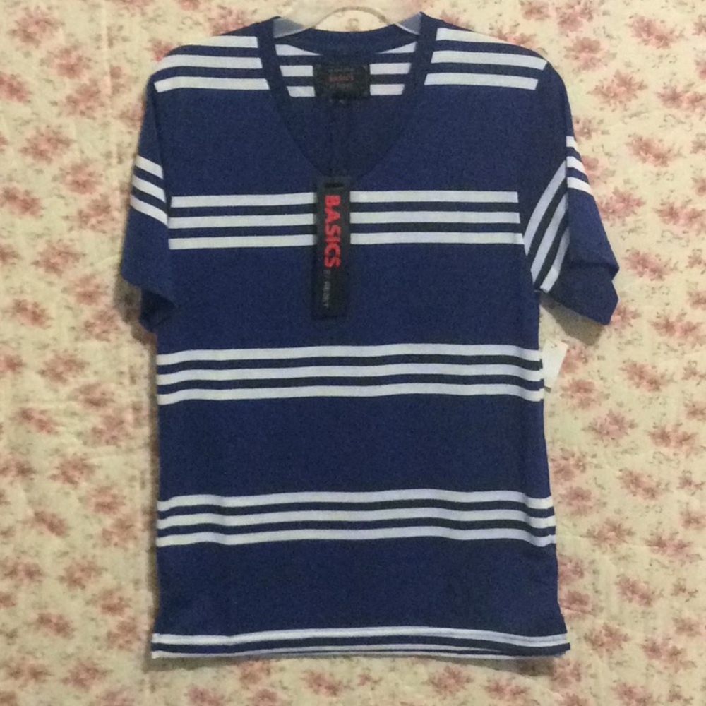 NEW ON SALE NOW Men’s V Neck Short Sleeve Striped Shirt Medium